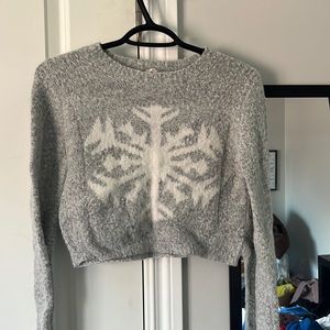 grey and white fluffy snowflake cropped cardigan!